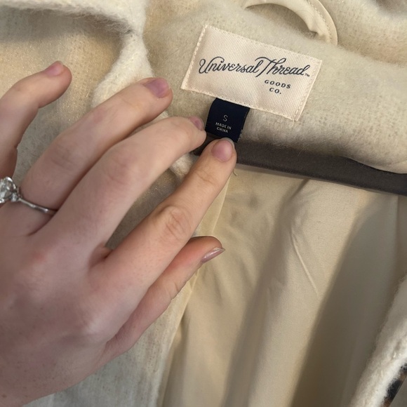 Universal thread shacket - Picture 3 of 4